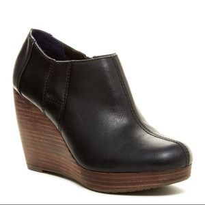 Dr. Scholl’s wedges